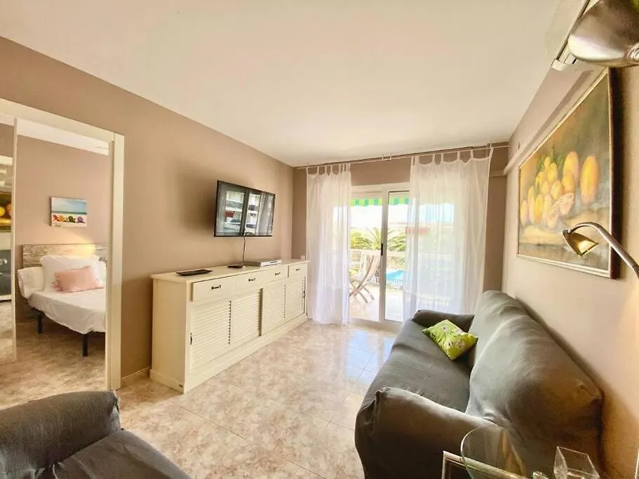 For A Stay Living Park 萨洛 0*,